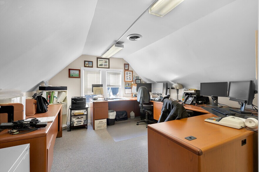 More Photos Of 300 Allegheny Ave, Towson Office For Sale