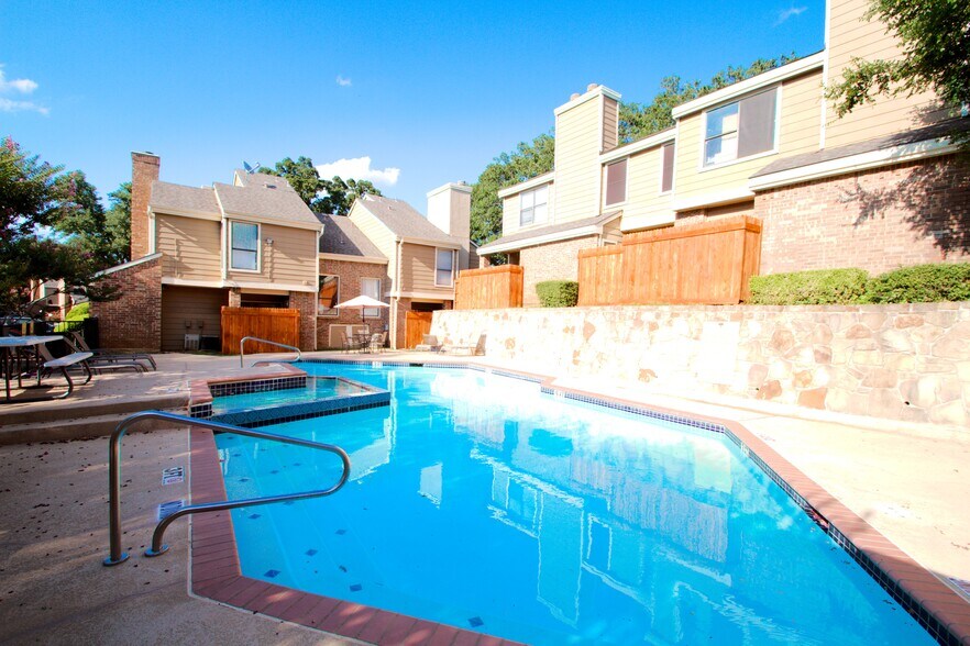 Primary Photo Of 2121 Park Willow Ln. Unit C, Arlington Multifamily For Sale