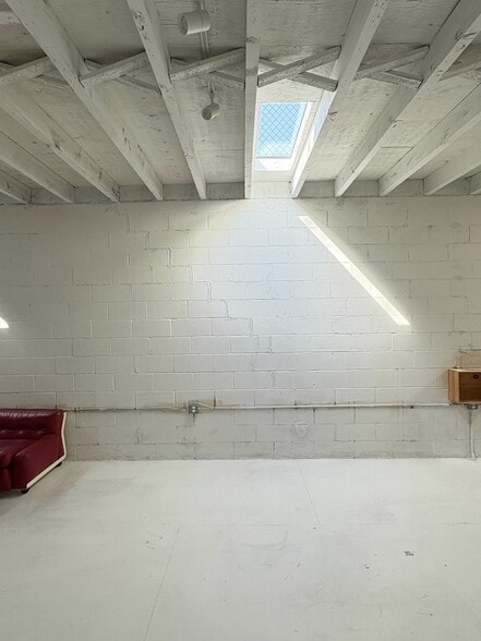 More Photos Of 166A 22nd St, Brooklyn Storefront Retail Office For Lease