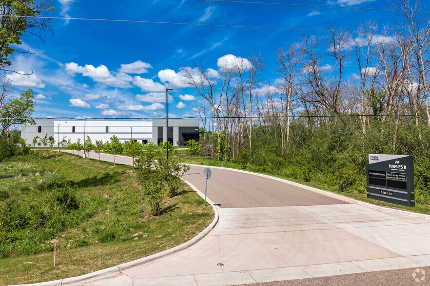 More Photos Of 10400 Naples St NE, Blaine Industrial For Lease