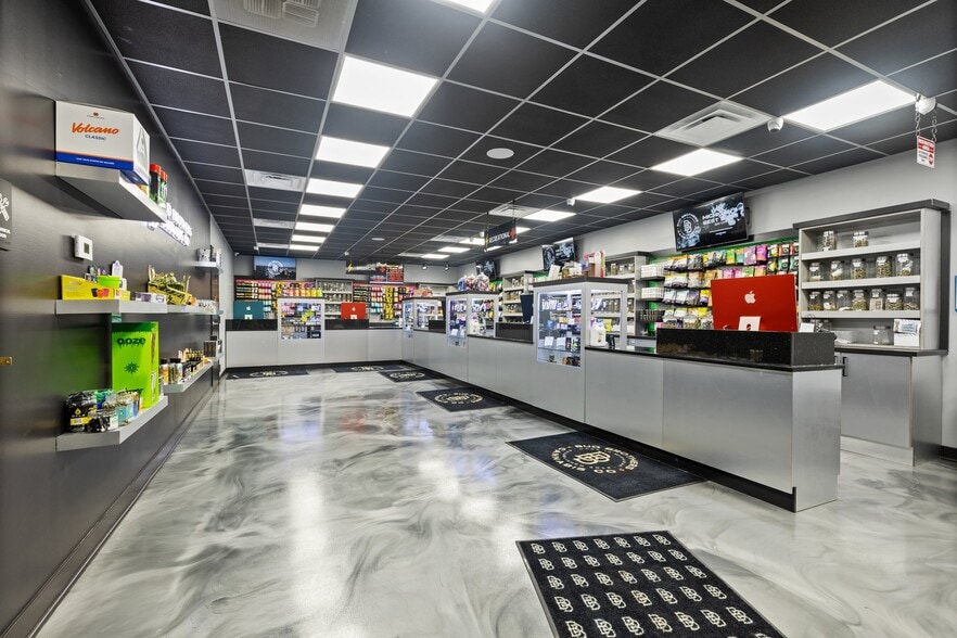More Photos Of 3392 S Huron Rd, Bay City Storefront For Sale