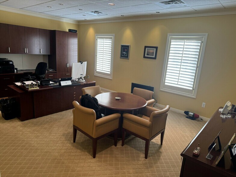 More Photos Of 20844 Harper Ave, Harper Woods Office For Sale