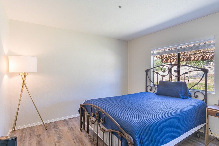 More Photos Of 19191 High Glen Rd, Alpine Specialty For Sale