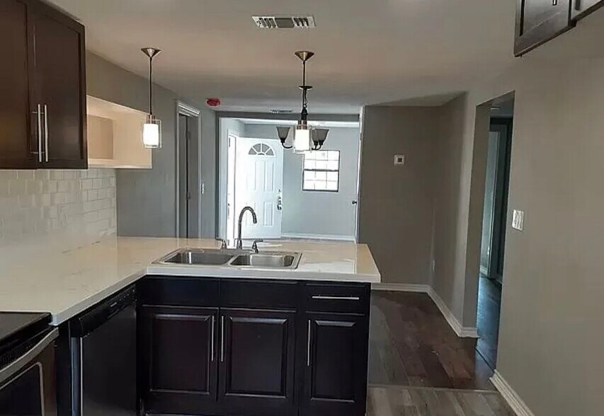 More Photos Of 21750 US Highway 281 S, San Antonio Land For Lease