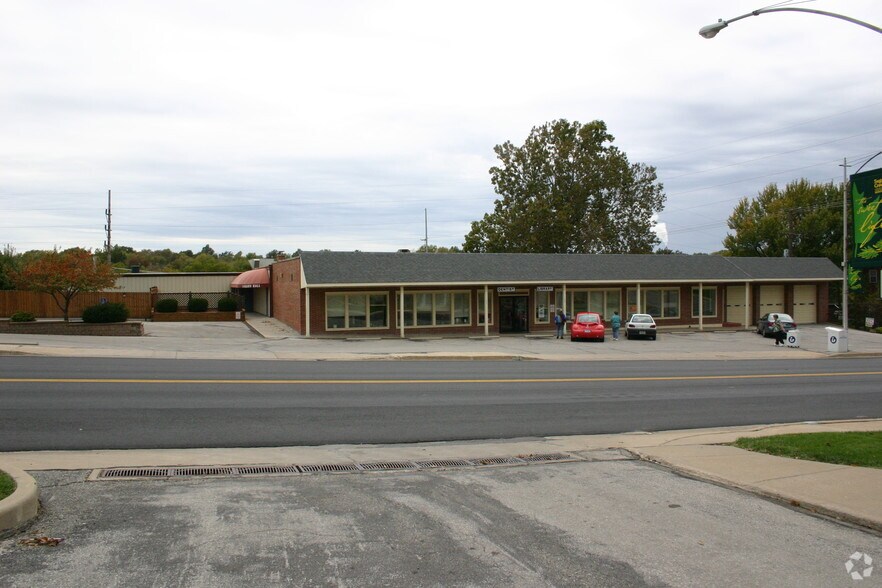 More Photos Of 100-106 S Sterling Ave, Sugar Creek Unknown For Lease