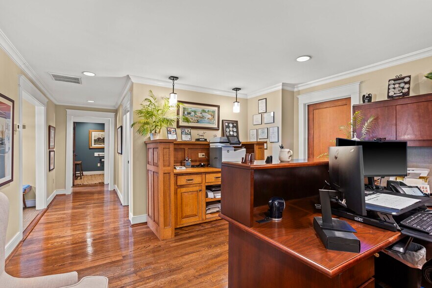 More Photos Of 7 Henderson Rd, Greenville Office For Sale