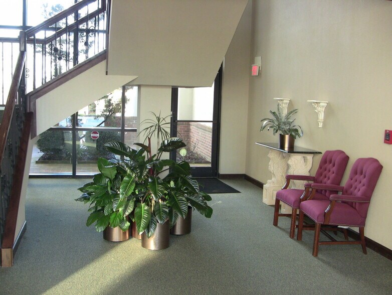 More Photos Of 2101 N Sardis Rd, Charlotte Office For Sale