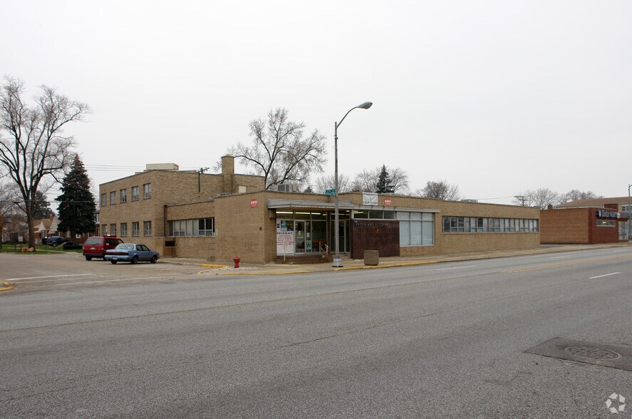 More Photos Of 2200 W Roosevelt Rd, Broadview Medical For Sale