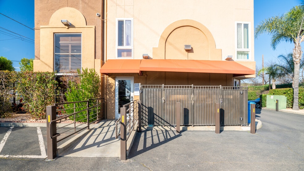 More Photos Of 178 Dry Creek Rd, Healdsburg Hotel For Sale