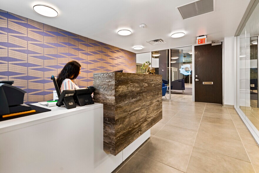 More Photos Of 3104 Edloe St, Houston Office For Sale
