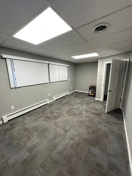 More Photos Of 250 N Main St, Crown Point Office For Lease