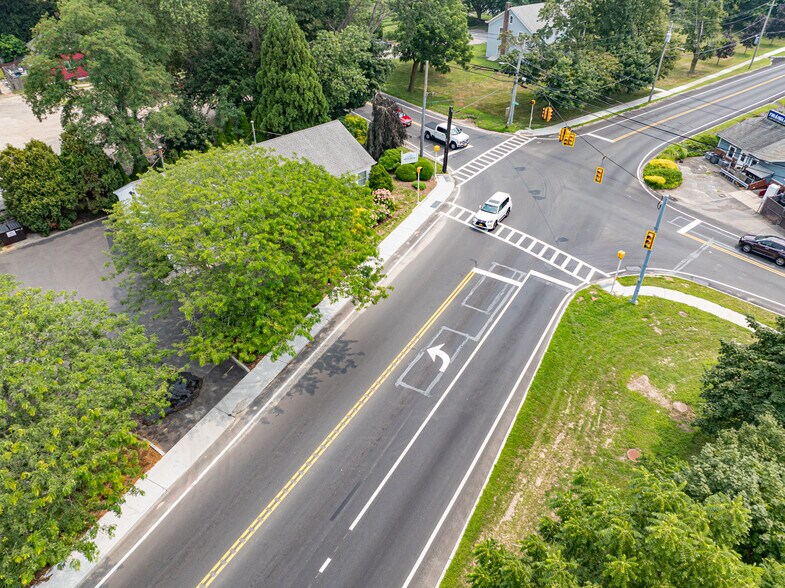 More Photos Of 63 Eastport Manor Rd, Eastport Office For Sale