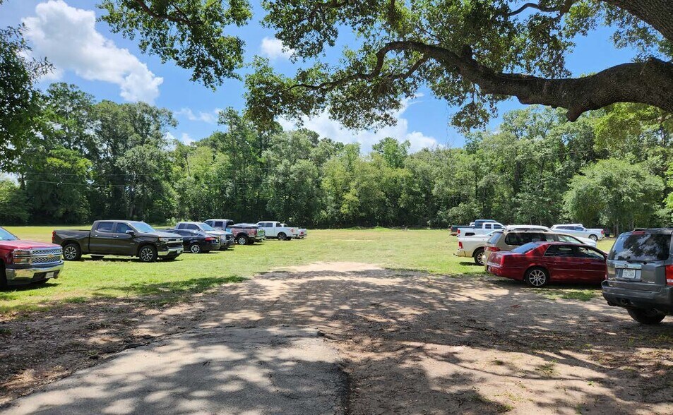 More Photos Of 26003 TX-321, Cleveland Land For Lease