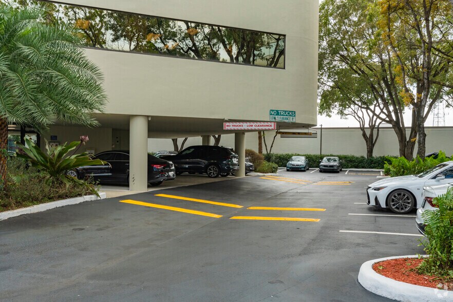 More Photos Of 1620 W Oakland Park Blvd, Fort Lauderdale Medical For Lease