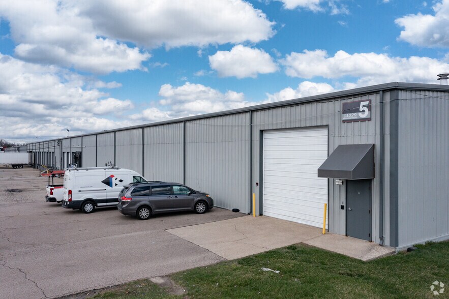 Primary Photo Of 11029 Kenwood Rd, Blue Ash Distribution For Lease