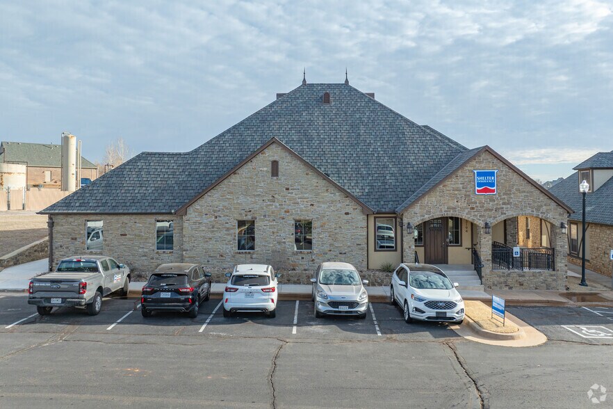 More Photos Of 13194 N MacArthur Boulevard, Oklahoma City Office For Sale