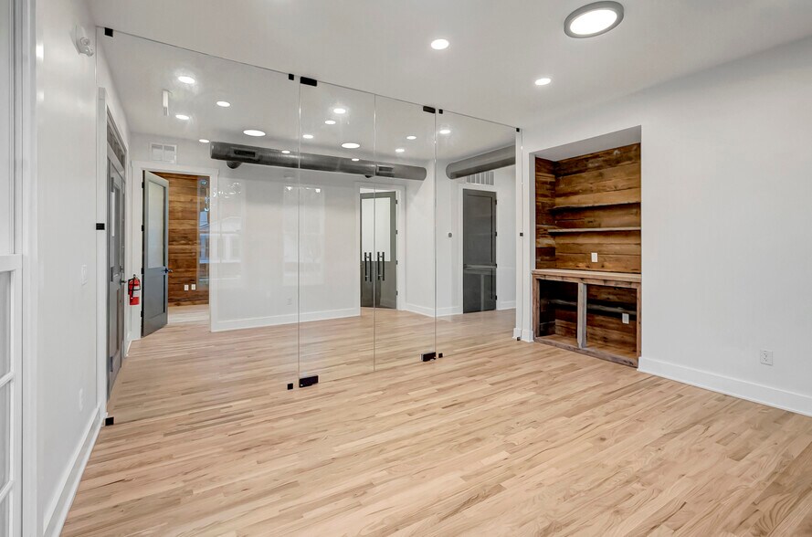 More Photos Of 2111 Cleveland St, Tampa Office For Sale
