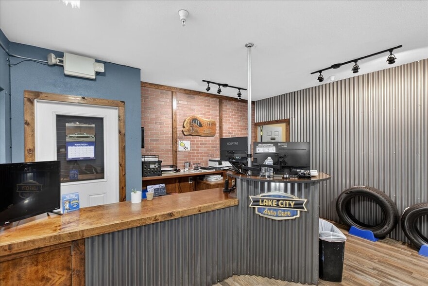 More Photos Of 7897 W Main St, Rathdrum Storefront Retail Residential For Sale