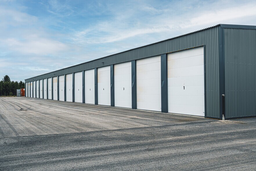 More Photos Of 11 Coho Ln, Mccall Warehouse For Sale