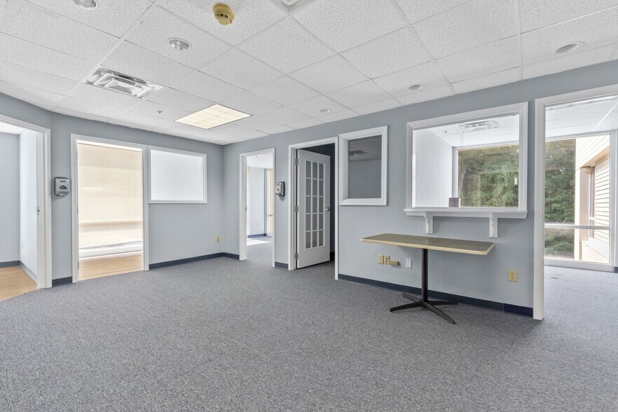 More Photos Of 1445 Boston Post Rd, Guilford Medical For Lease