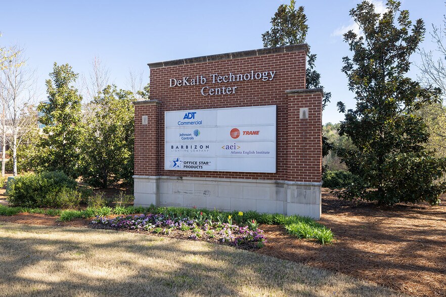 More Photos Of 4000 Dekalb Technology Pky, Atlanta Light Distribution For Lease