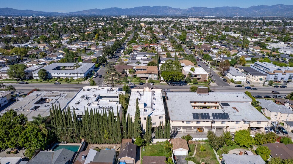 More Photos Of 13430 Victory Blvd, Van Nuys Apartments For Sale