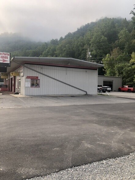 More Photos Of 1286 Huff Creek Hwy, Mallory Auto Repair For Sale