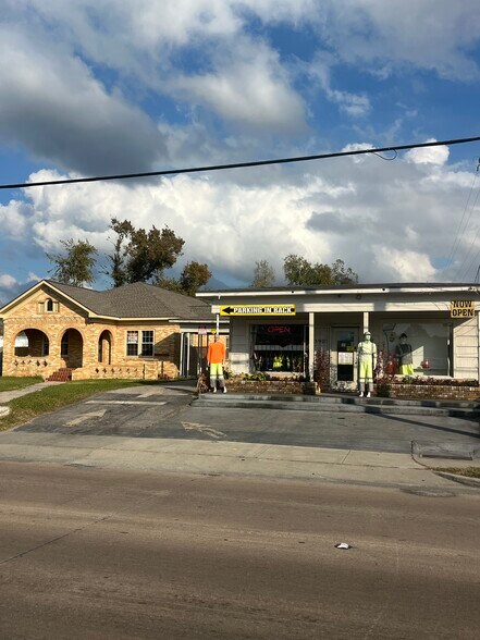 More Photos Of 5902 Airline Dr, Houston Office For Sale