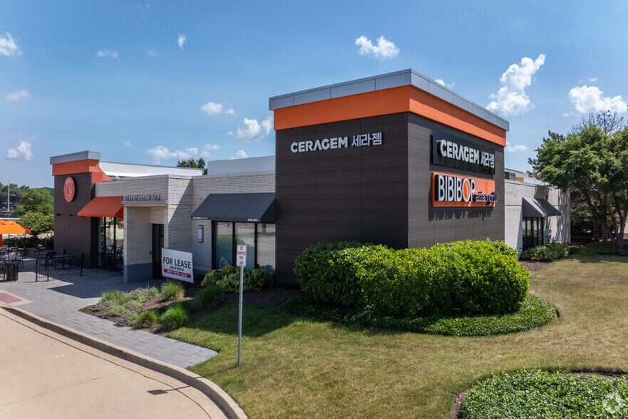 Primary Photo Of 700 E Townline Rd, Vernon Hills Freestanding For Lease