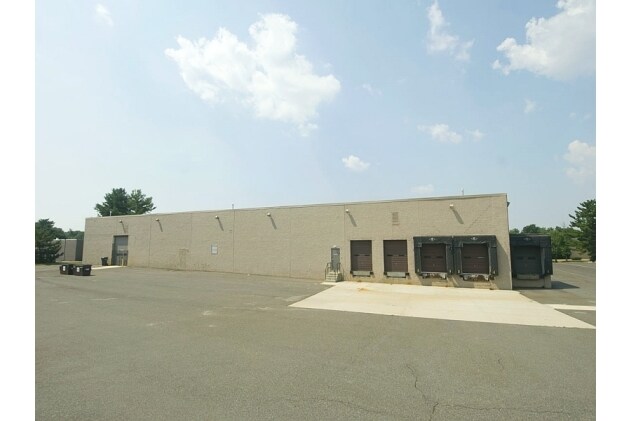 More Photos Of 1816 Underwood Blvd, Delran Warehouse For Lease