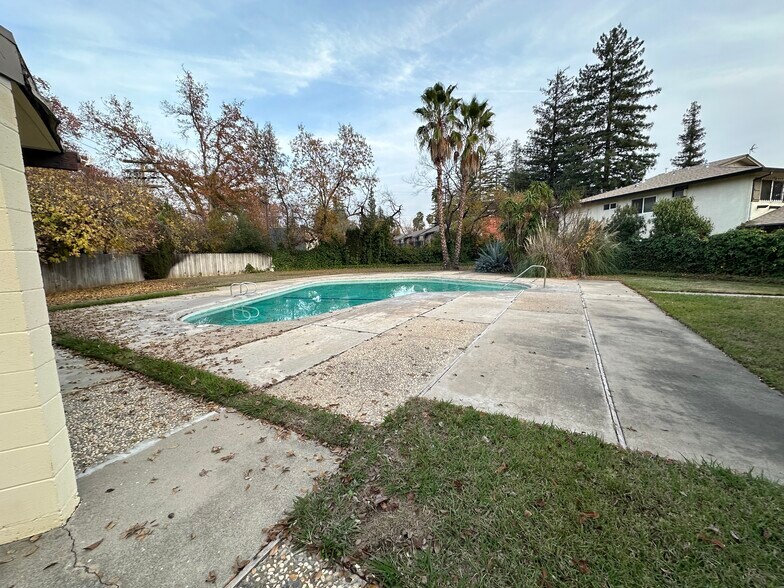 More Photos Of 834 Cathedral ct, Sacramento Land For Sale