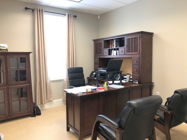 More Photos Of 700 Churchill Ct, Woodstock Office For Lease
