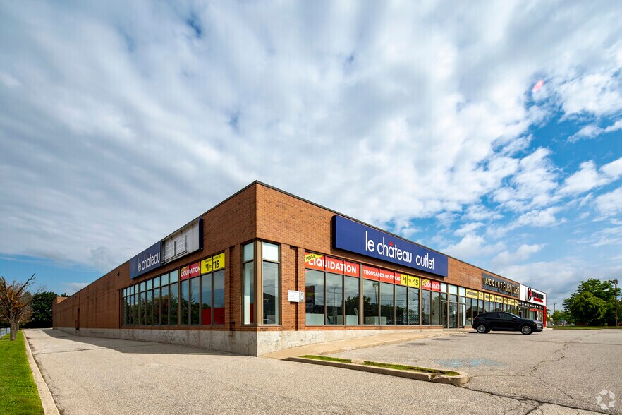 Primary Photo Of 1655 Dundas St E, Mississauga Freestanding For Lease