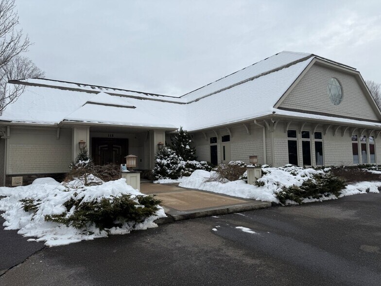 More Photos Of 115 Huntingtown Rd, Newtown Schools For Lease