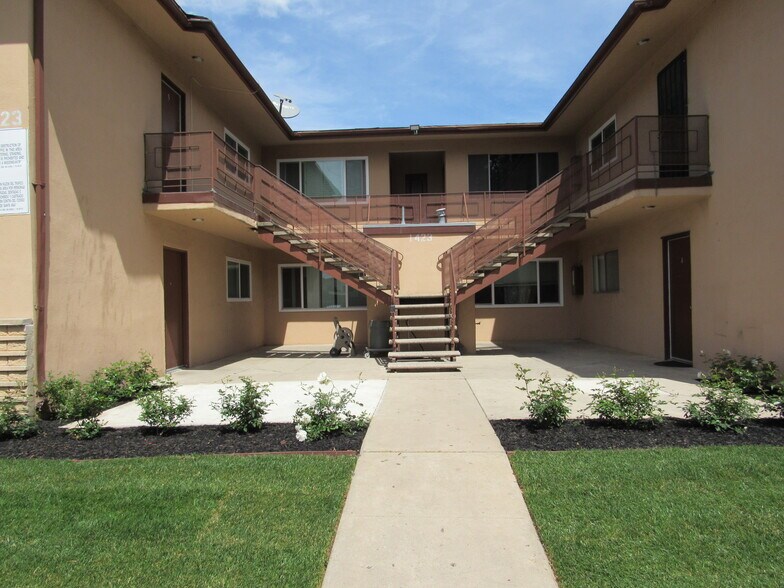 More Photos Of 1423 Lingan Ln, Santa Ana Apartments For Sale