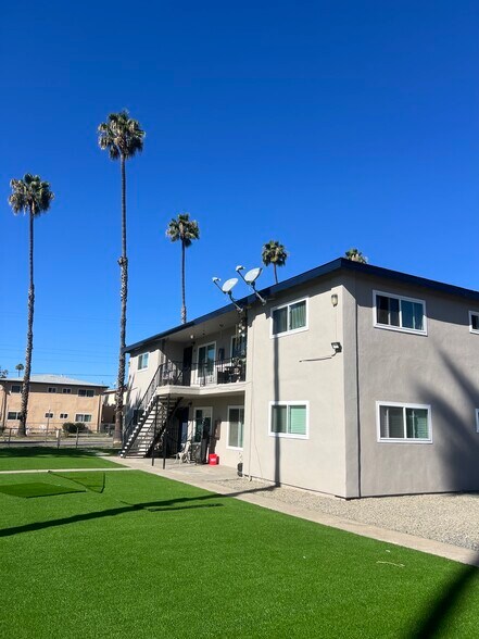 More Photos Of 1718 Crofton Ln, Escondido Multifamily For Sale