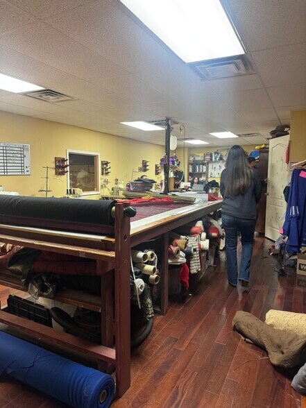 More Photos Of 4006 W Cayuga, Tampa Warehouse For Sale