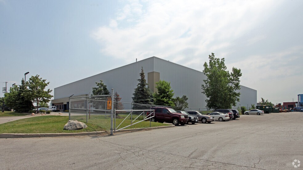 More Photos Of 1636 Shawson Dr, Mississauga Flex For Lease