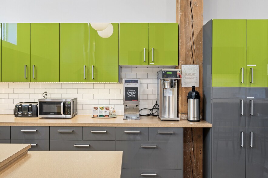 More Photos Of 1153 SE 16th Ave, Minneapolis Coworking Space