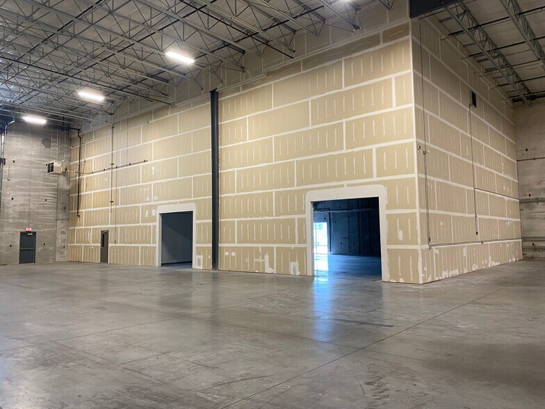 More Photos Of 874 N 165th East Ave, Tulsa Distribution For Lease