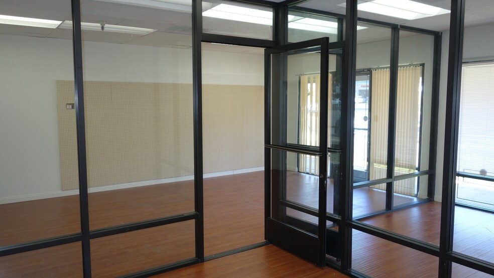 More Photos Of 1455 Monterey Pass Rd, Monterey Park Office Residential For Lease