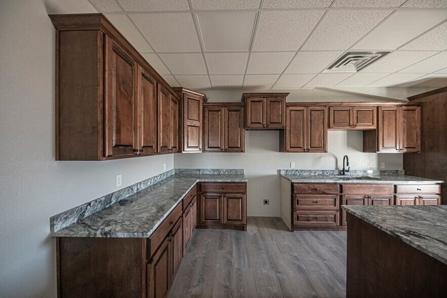 More Photos Of 14661 W I-20, Odessa Warehouse For Lease