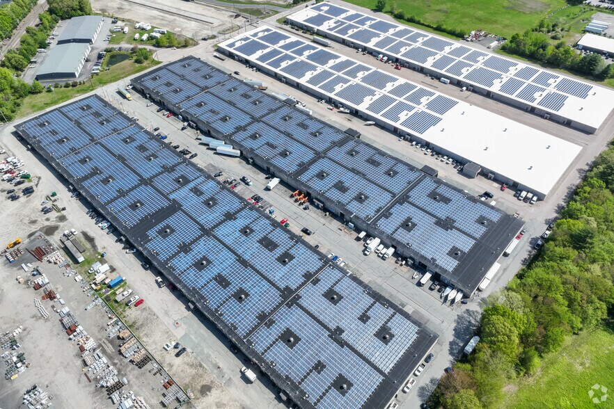 More Photos Of 342 Compass Cir, North Kingstown Warehouse For Lease