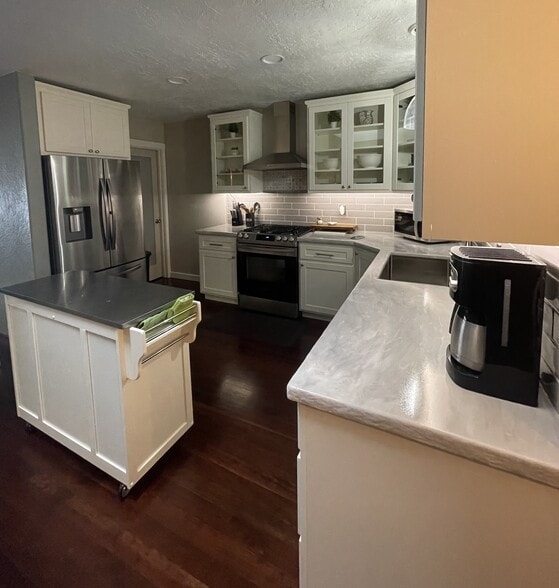 More Photos Of 171 S Broadway, Coos Bay General Retail For Sale