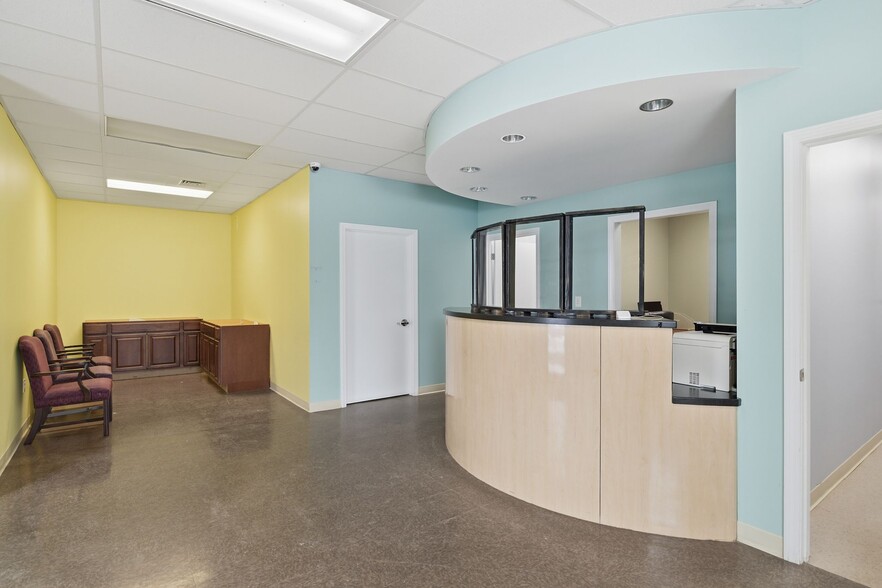 More Photos Of 2 Foxwood Dr, Windsor Locks Medical For Sale