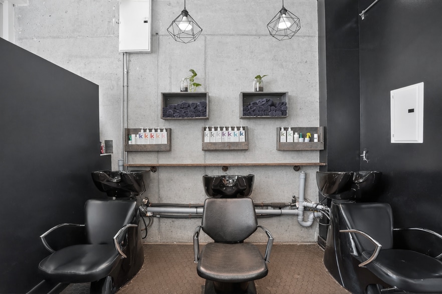 More Photos Of 8 Telegram Mews, Toronto Apartments For Sale