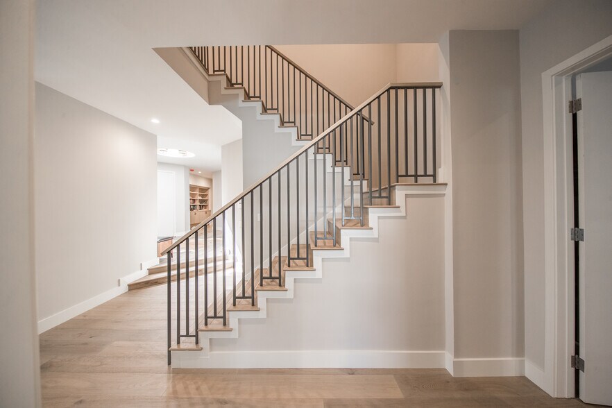 More Photos Of 1115 14th St, Santa Monica Apartments For Sale