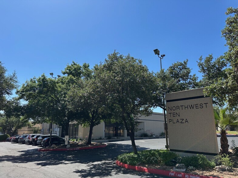 More Photos Of 459-599 Spencer Ln, San Antonio Unknown For Lease