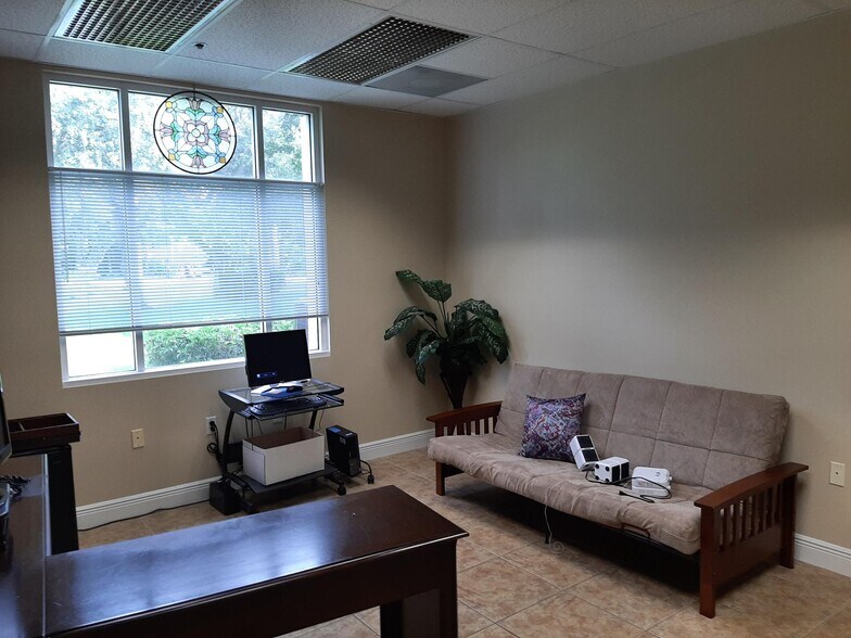 More Photos Of 681 Goodlette Rd N, Naples Medical For Sale