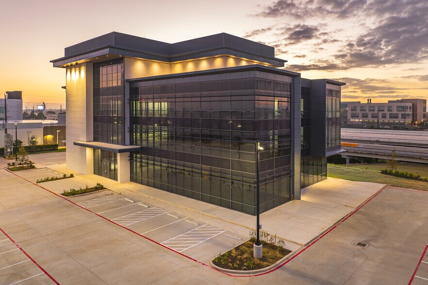More Photos Of 6932 Brisbane ct, Sugar Land Office For Lease